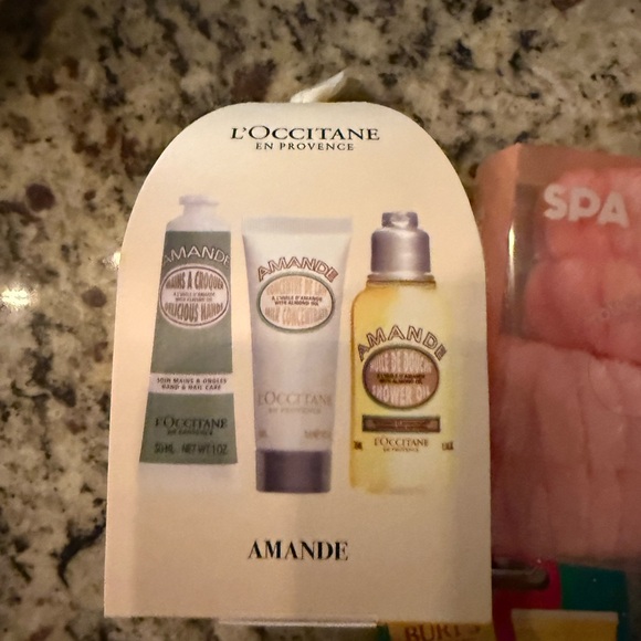 L'OCCITANE Amande Body Care Trio - Picture 2 of 4